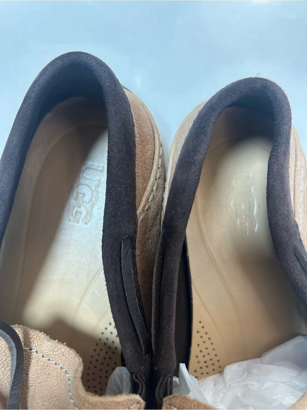UGG KARSON TS TAN LEATHER DRIVING MOCS. NWOB MENS SiZE 7